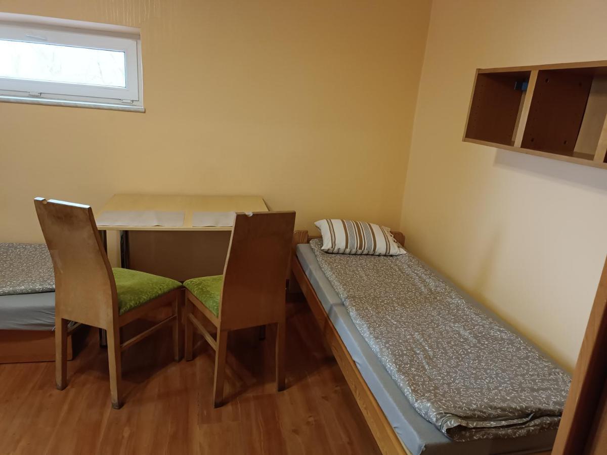 Hostel Sunrise Liwska Варшава Экстерьер фото